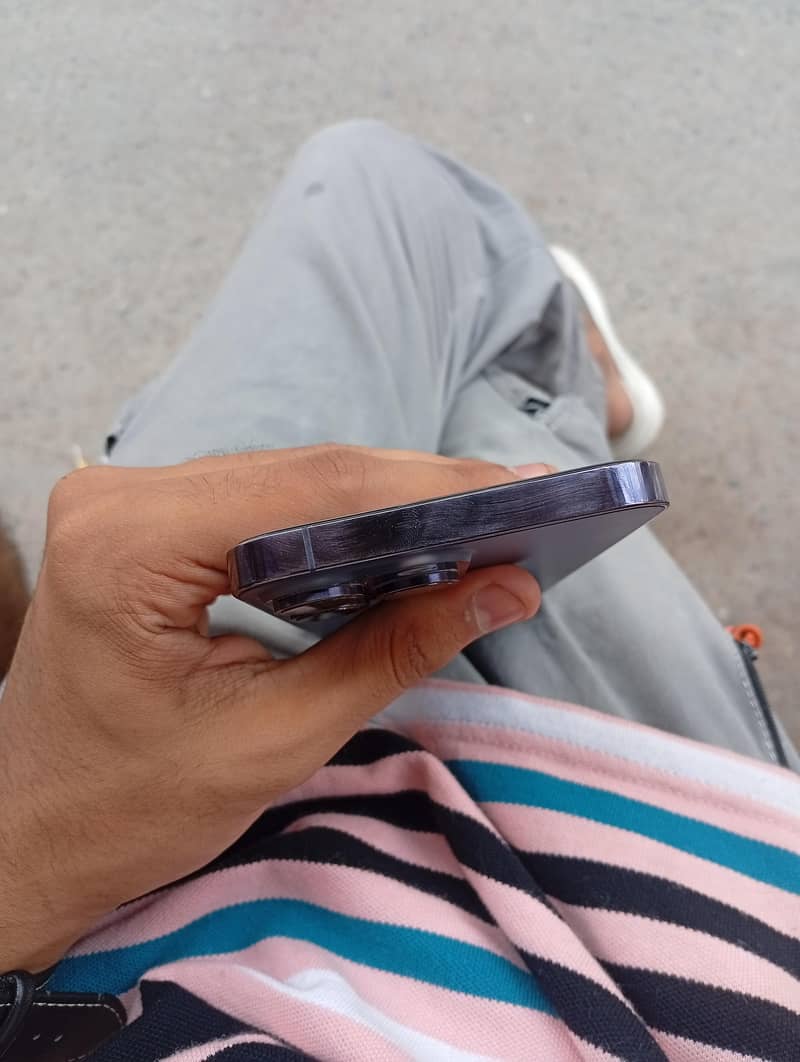 iPhone 14 Pro Max 2