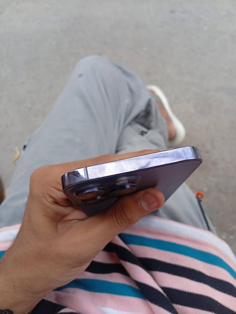 iPhone 14 Pro Max 4