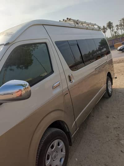 Toyota Hiace 2012