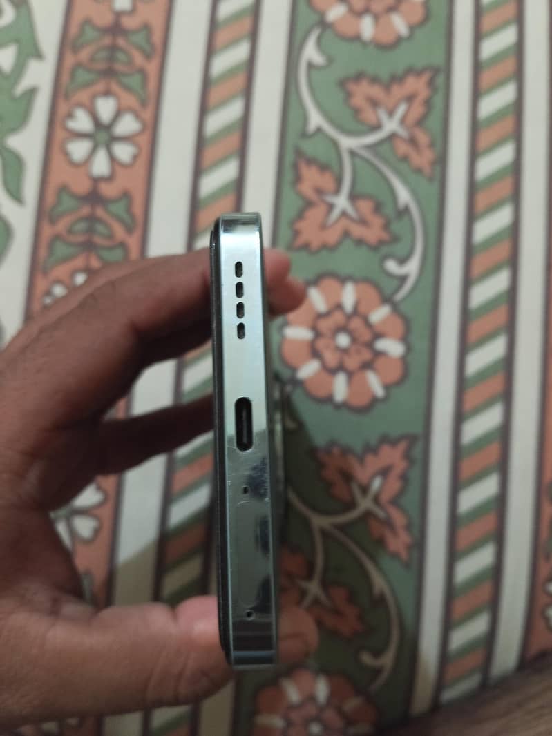 Realme 12 Plus 4