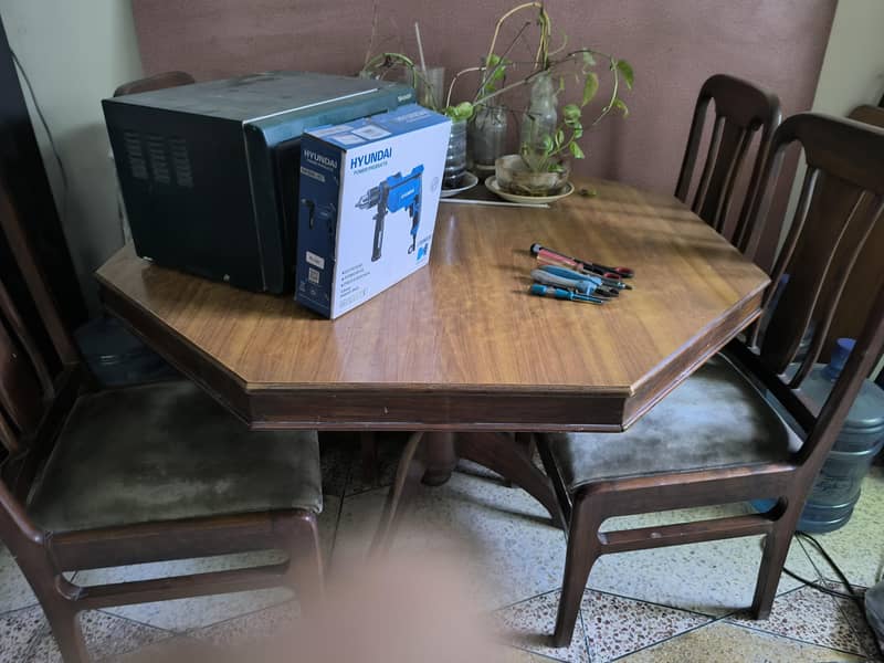 dinning table , chairs 0