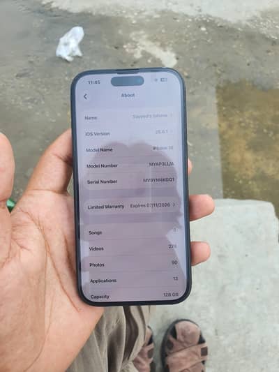 Apple iPhone 16