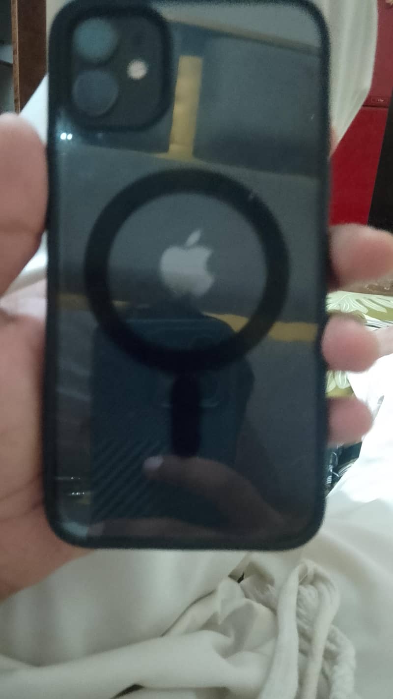 Apple iPhone 11 4