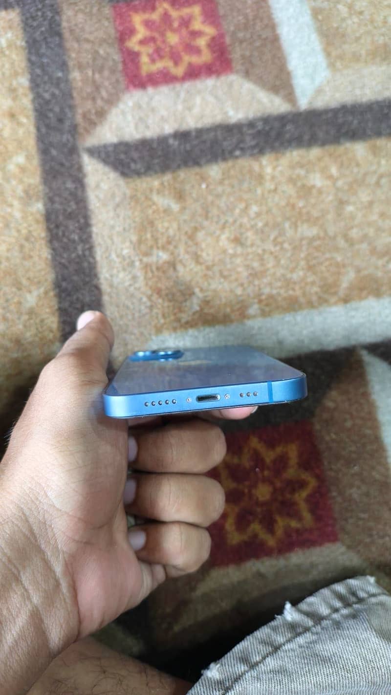 Apple iPhone 13 1