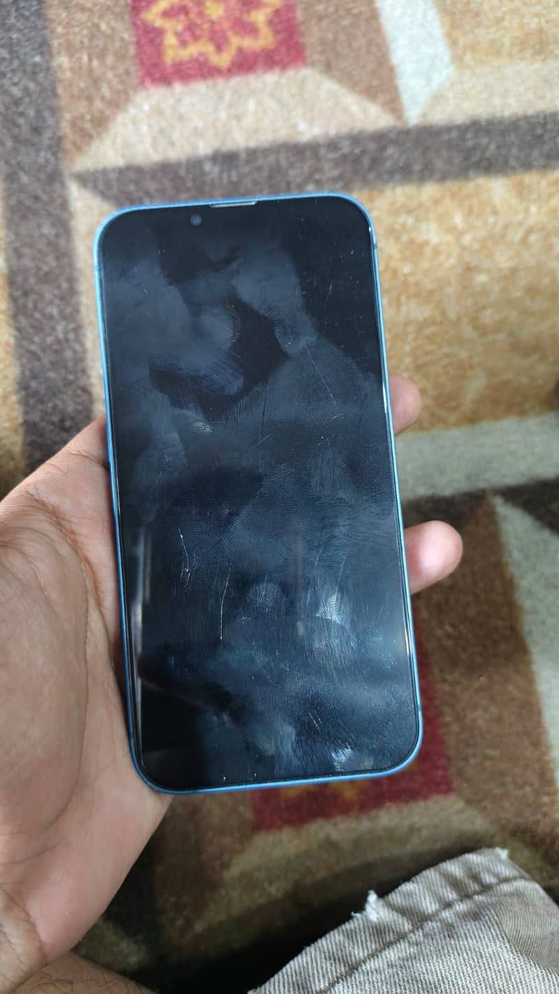 Apple iPhone 13 4