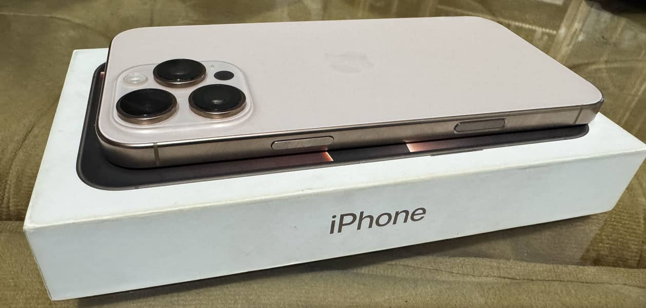 Apple iPhone 16 Pro Max 0
