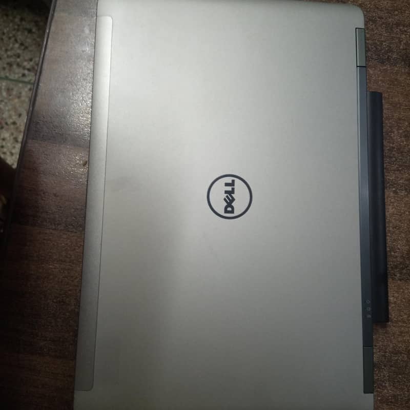 Dell Latitude E6540 0
