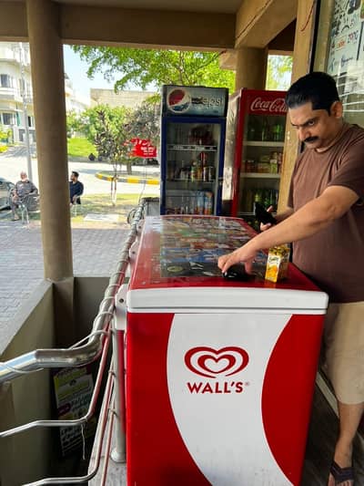 Aesthetic Corner Shop Of 158 Square Feet For sale Is Available