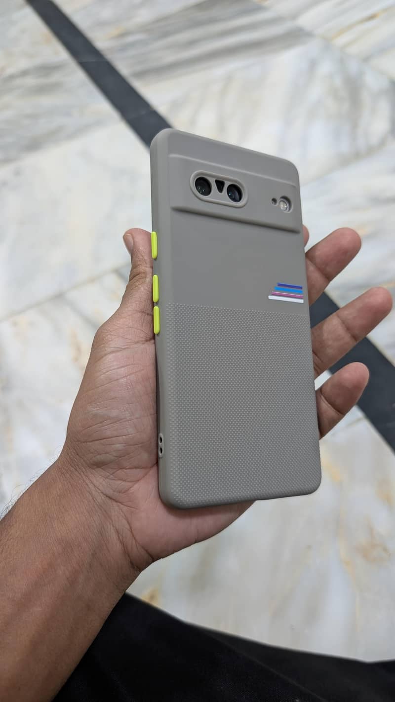 Google Pixel 7 4