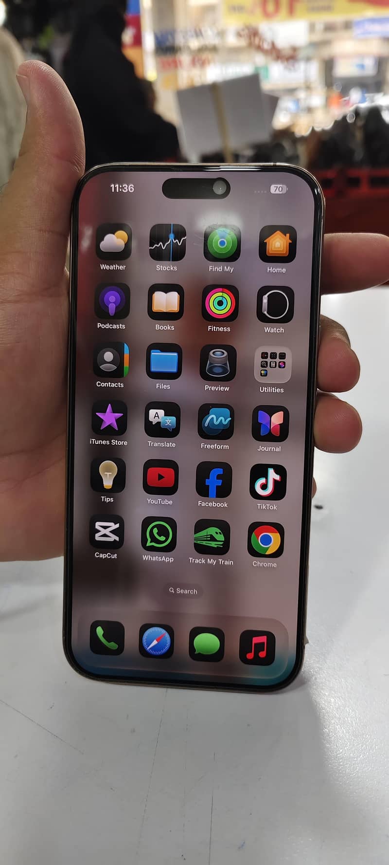 Apple iPhone 16 Pro Max 6