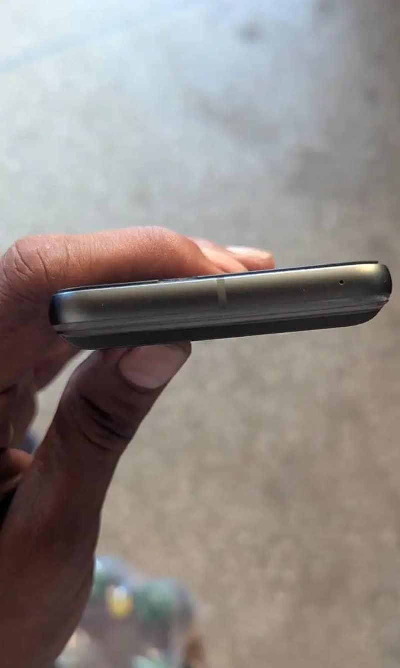 Google Pixel 8 4