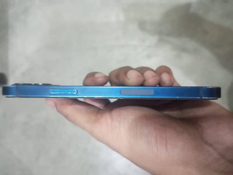 Apple iPhone 12 2