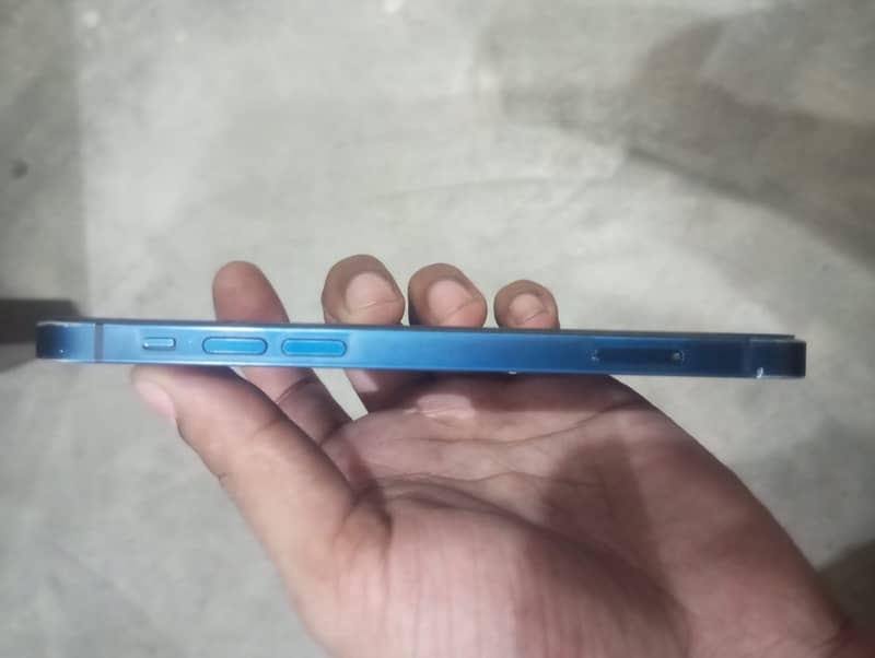 Apple iPhone 12 3