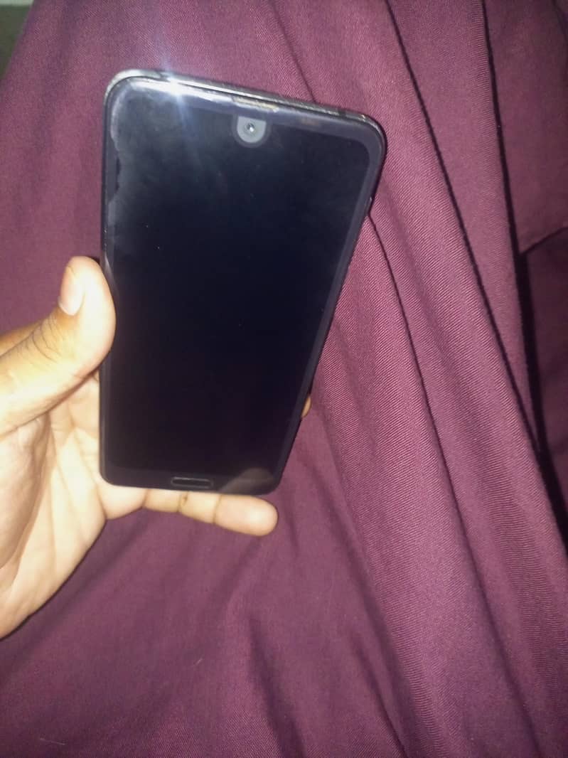 Sharp Aquos R2 1