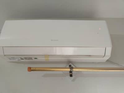 brand new AC on 6 month used phone number 03337308200