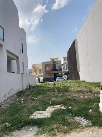 5 Marla Plot Facing Green Belt for Sale in DHA 9 Town Block B Plot No. 606 | Open Lush Views | Fresh Air