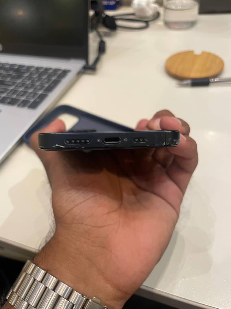 Apple iPhone 13 1
