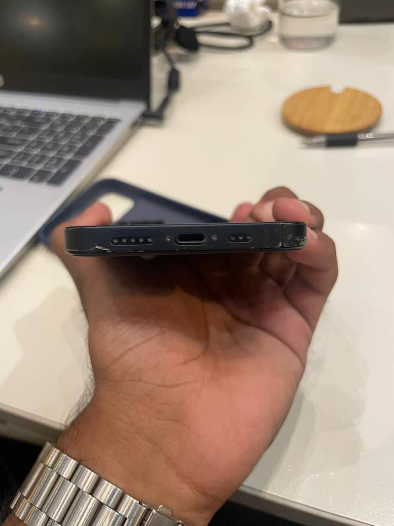 Apple iPhone 13 3