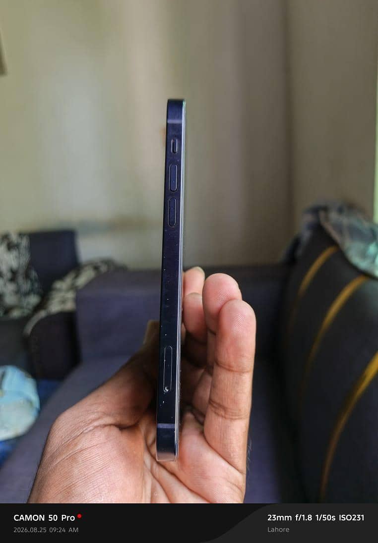Apple iPhone 12 12