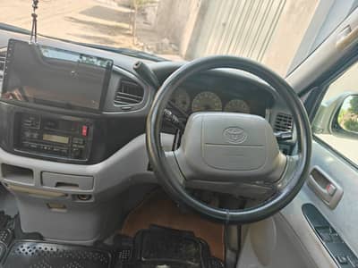 Toyota Regius 1998