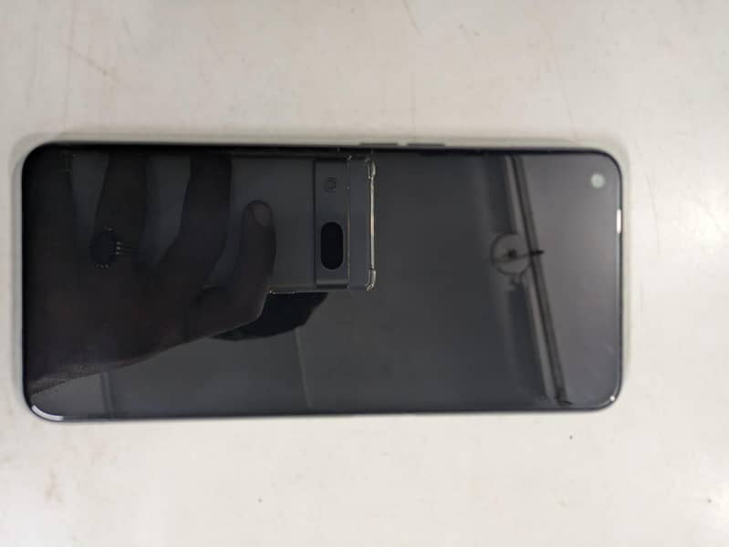 OPPO A76 1