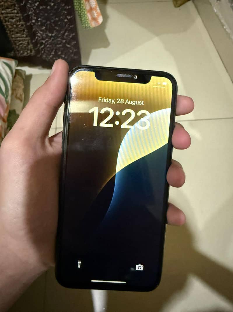 Apple iPhone XS 1