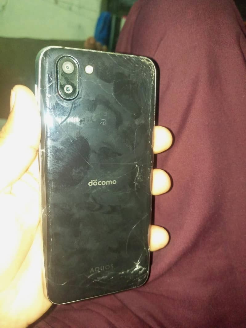 Sharp Aquos R2 1