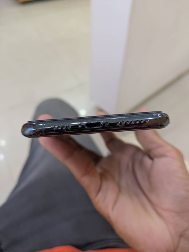 Apple iPhone 11 Pro Max 1