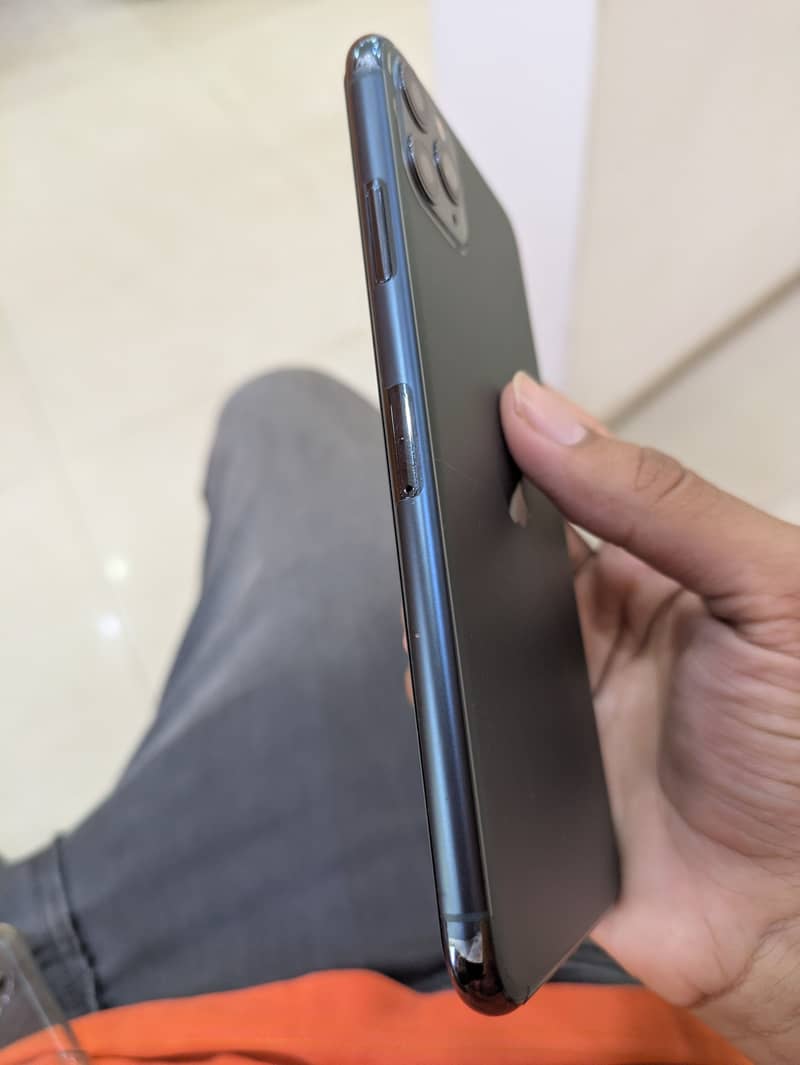 Apple iPhone 11 Pro Max 3