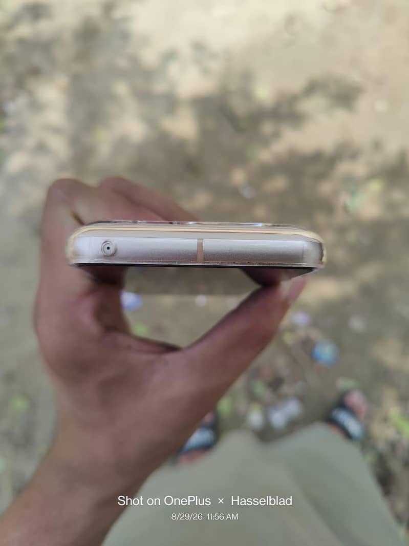 Google Pixel 8 3
