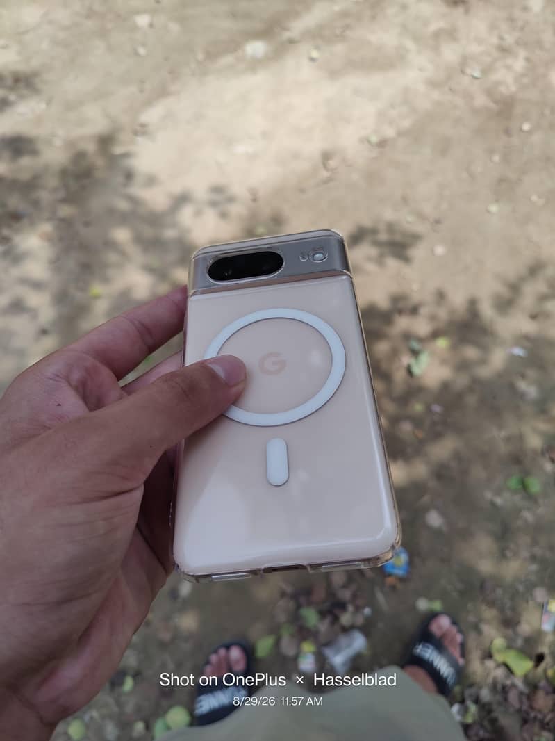 Google Pixel 8 4