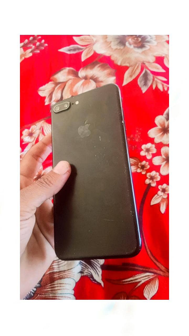 Apple iPhone 7 Plus 1