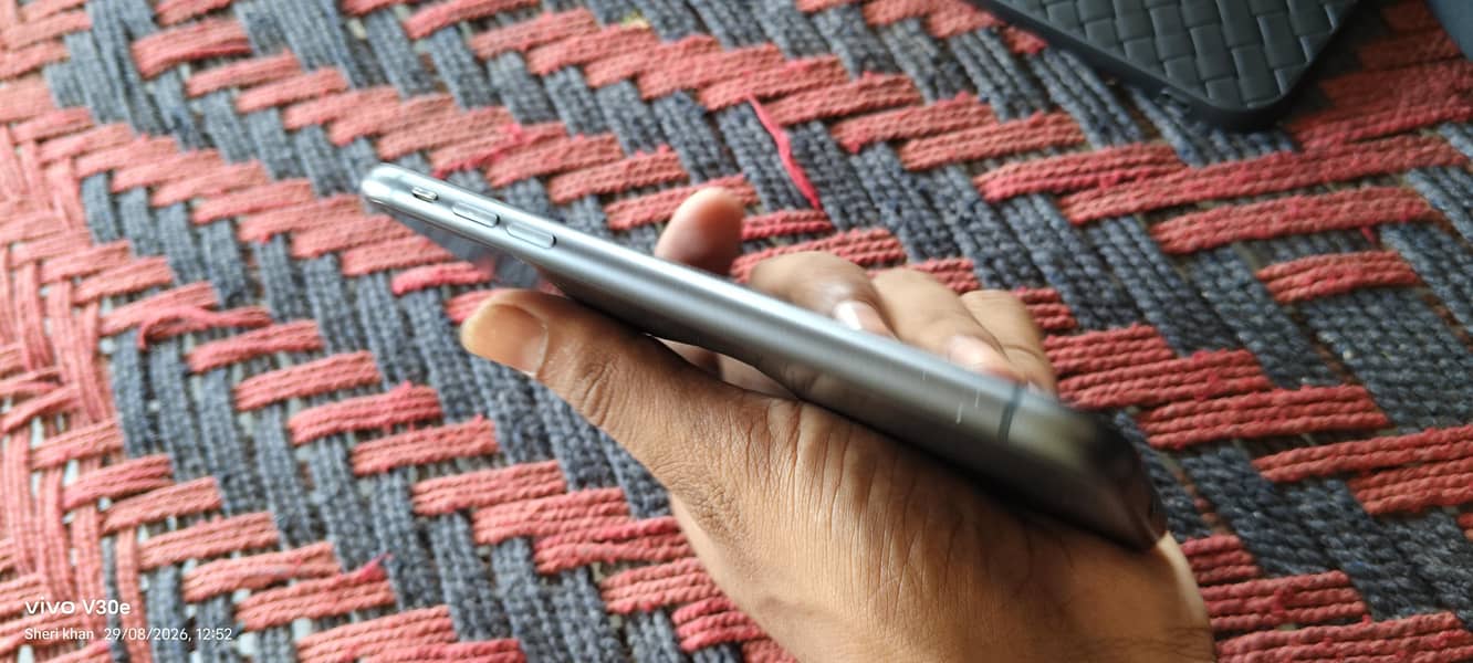 Apple iPhone 11 7
