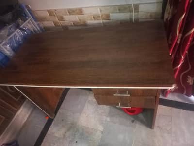 office table (4×2) ft