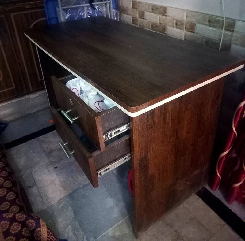 office table (4×2) ft 1
