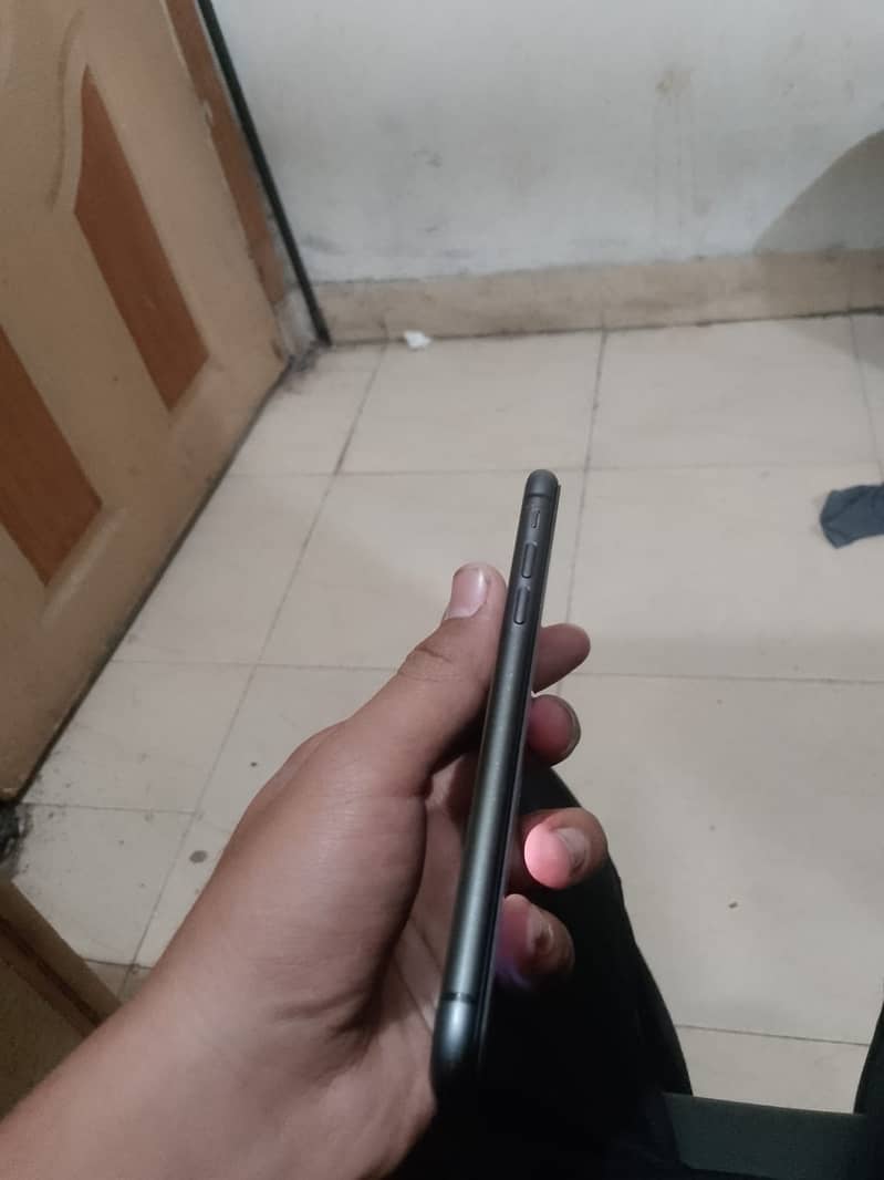 Apple iPhone 11 5