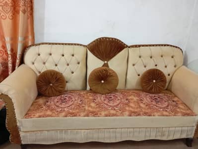 Sofa 5 seater, /luxury sofa set/ urgent sale /, wooden sofa set/