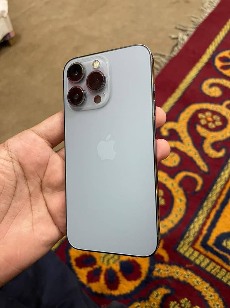 Apple iPhone 13 Pro 1