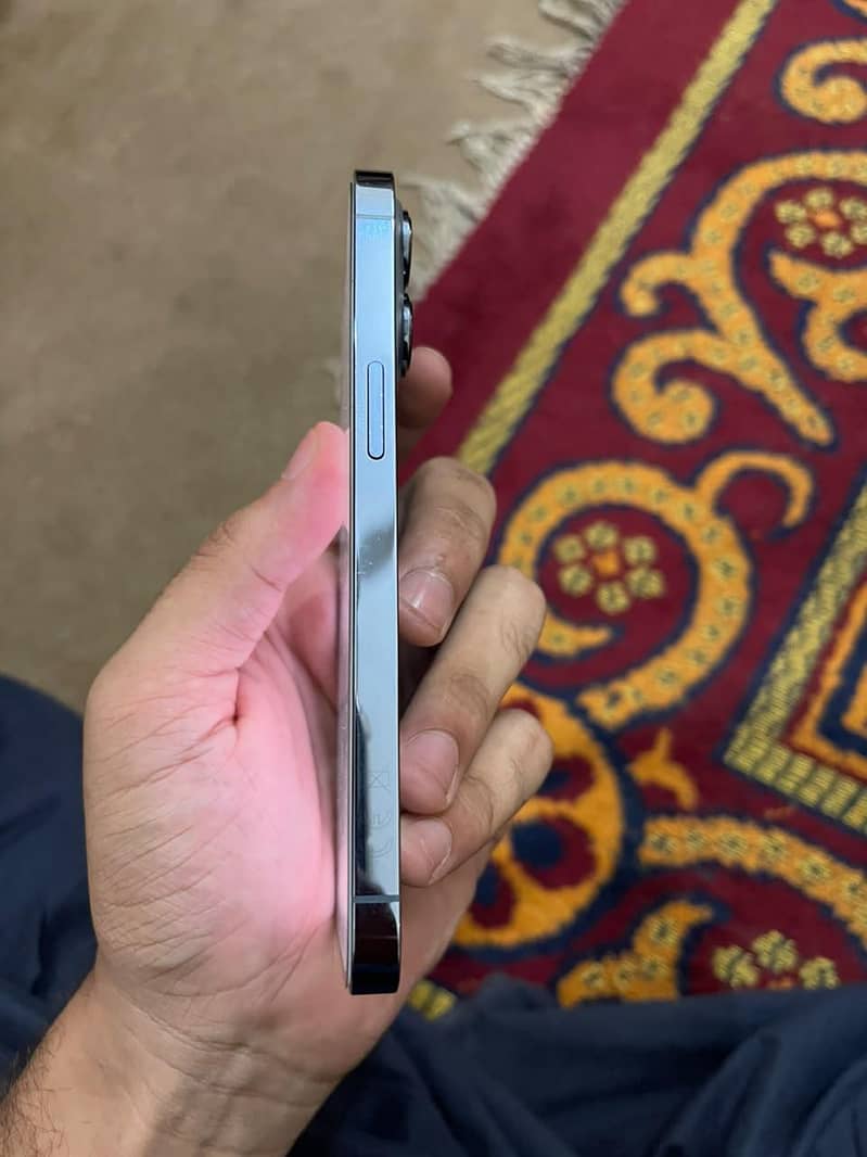Apple iPhone 13 Pro 3
