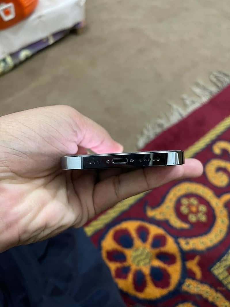 Apple iPhone 13 Pro 4