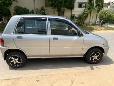 Daihatsu Cuore 2011