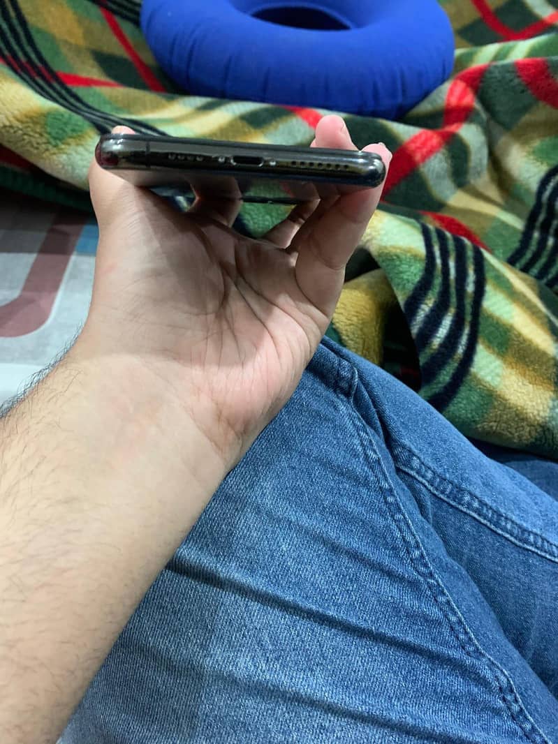 Apple iPhone 11 Pro Max 1