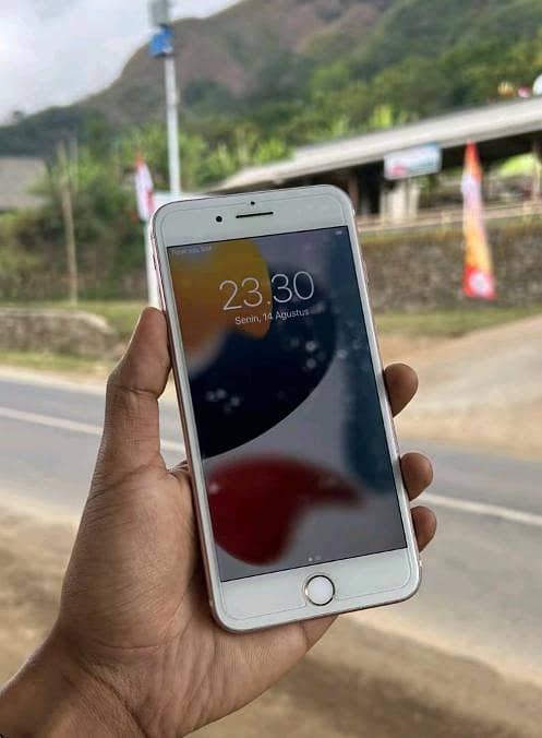 Apple iPhone 7 Plus 1
