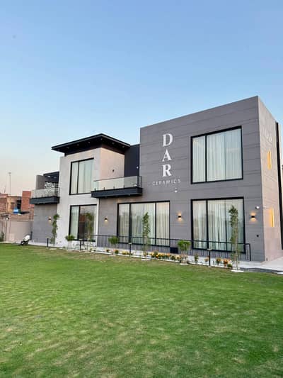 Fully Furnished Ultra Modern Banglow with Kanal Lawn