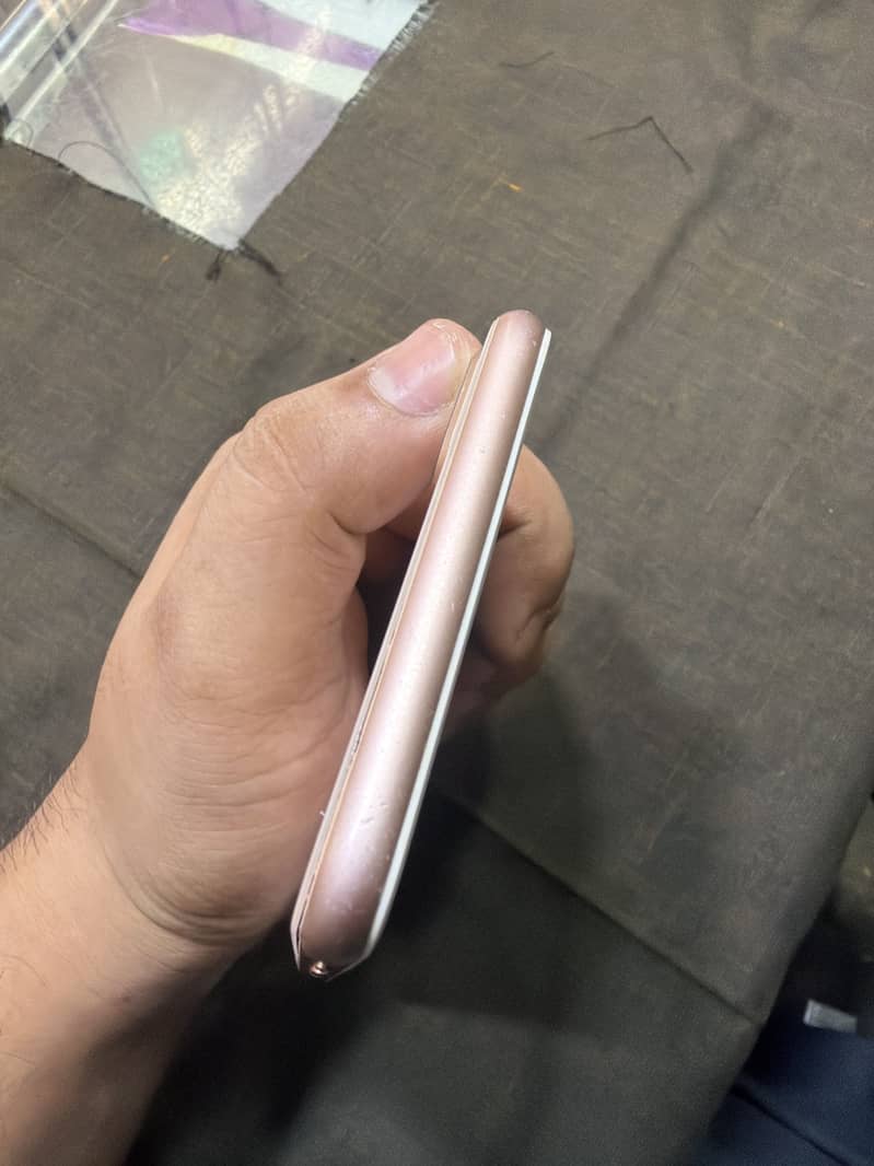 Apple iPhone 8 Plus 3