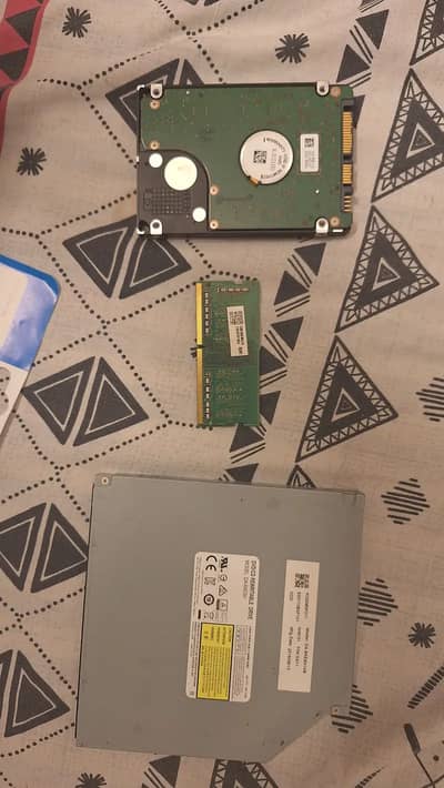 CD Drive, 2 gb RAM and 500gb HDD