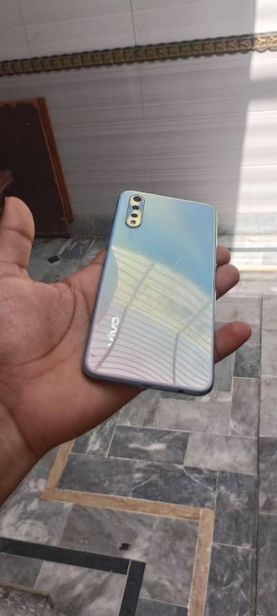 Vivo S1