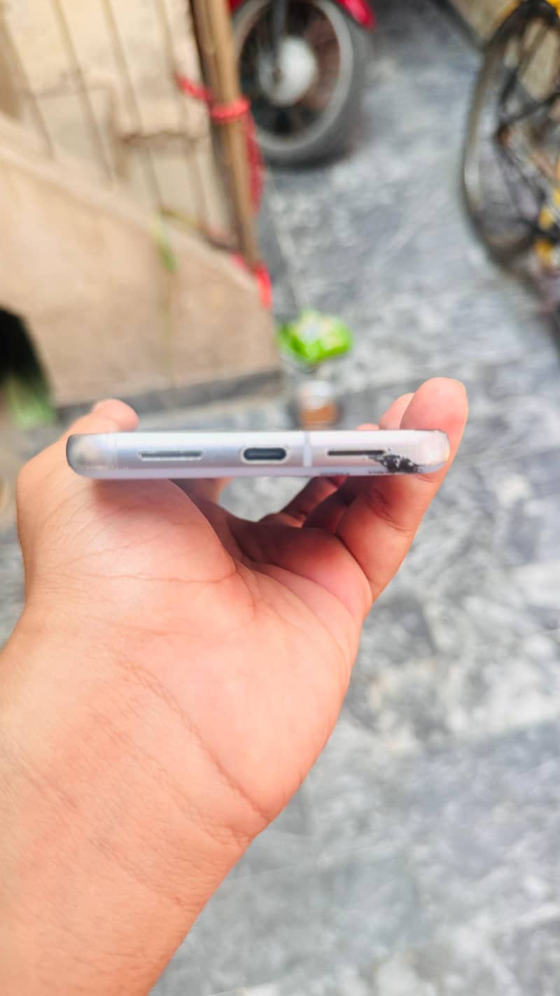 Google Pixel 8 Pro 4