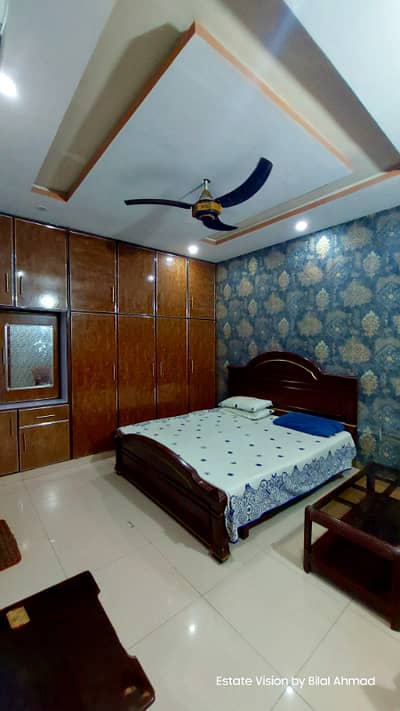 0321 86 10 688 Hot location 4.5 Marla corner house available for rent with 3bedroom 1 drawing room big car garage kitchen double Tv lounge