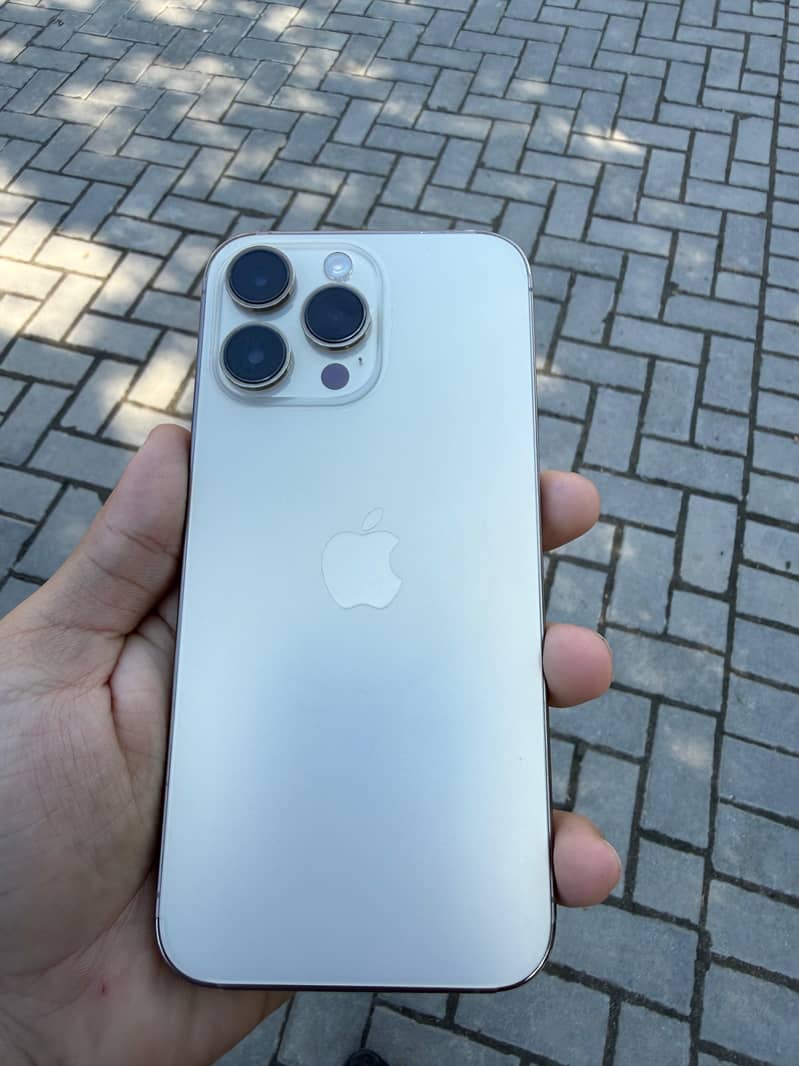 Apple iPhone 14 Pro Max 4